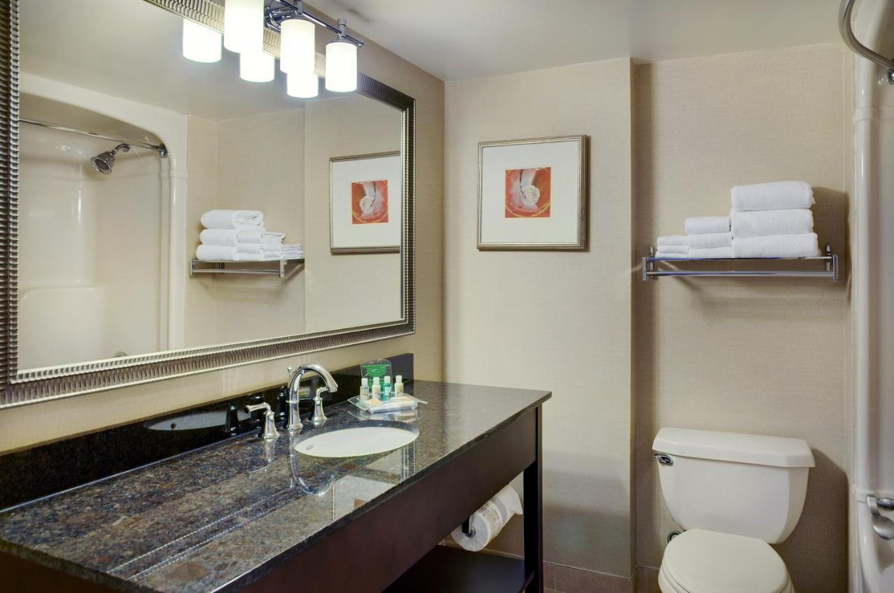 Allure Hotel & Conference Centre, Ascend Hotel Collection Barrie Extérieur photo