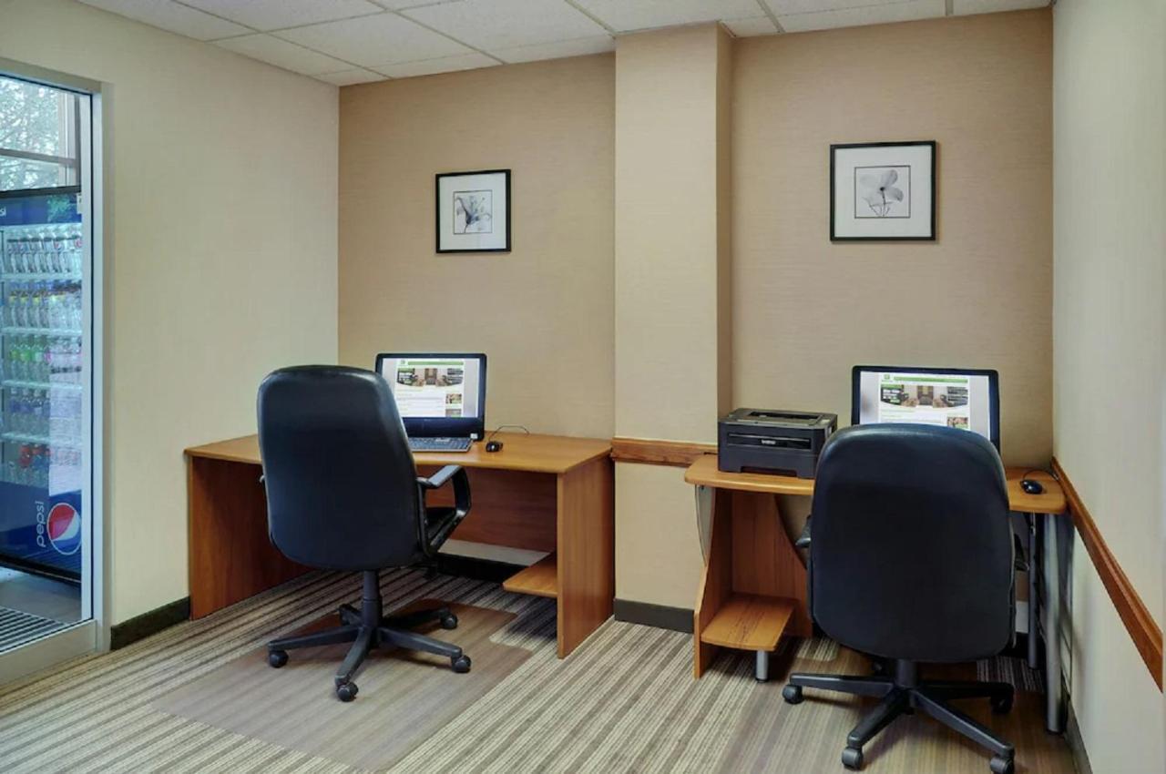 Allure Hotel & Conference Centre, Ascend Hotel Collection Barrie Extérieur photo
